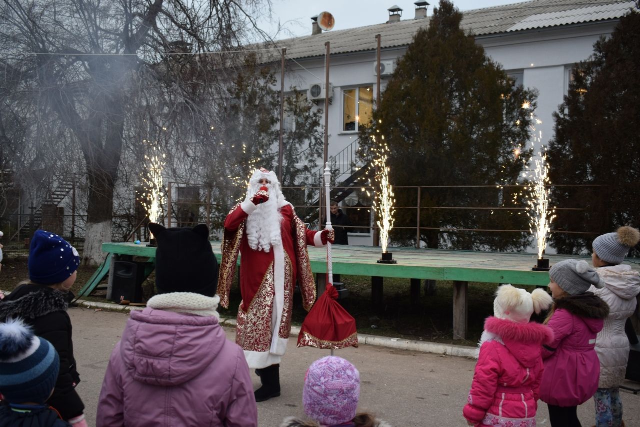 tradicionnyj novogodnij utrennik 01