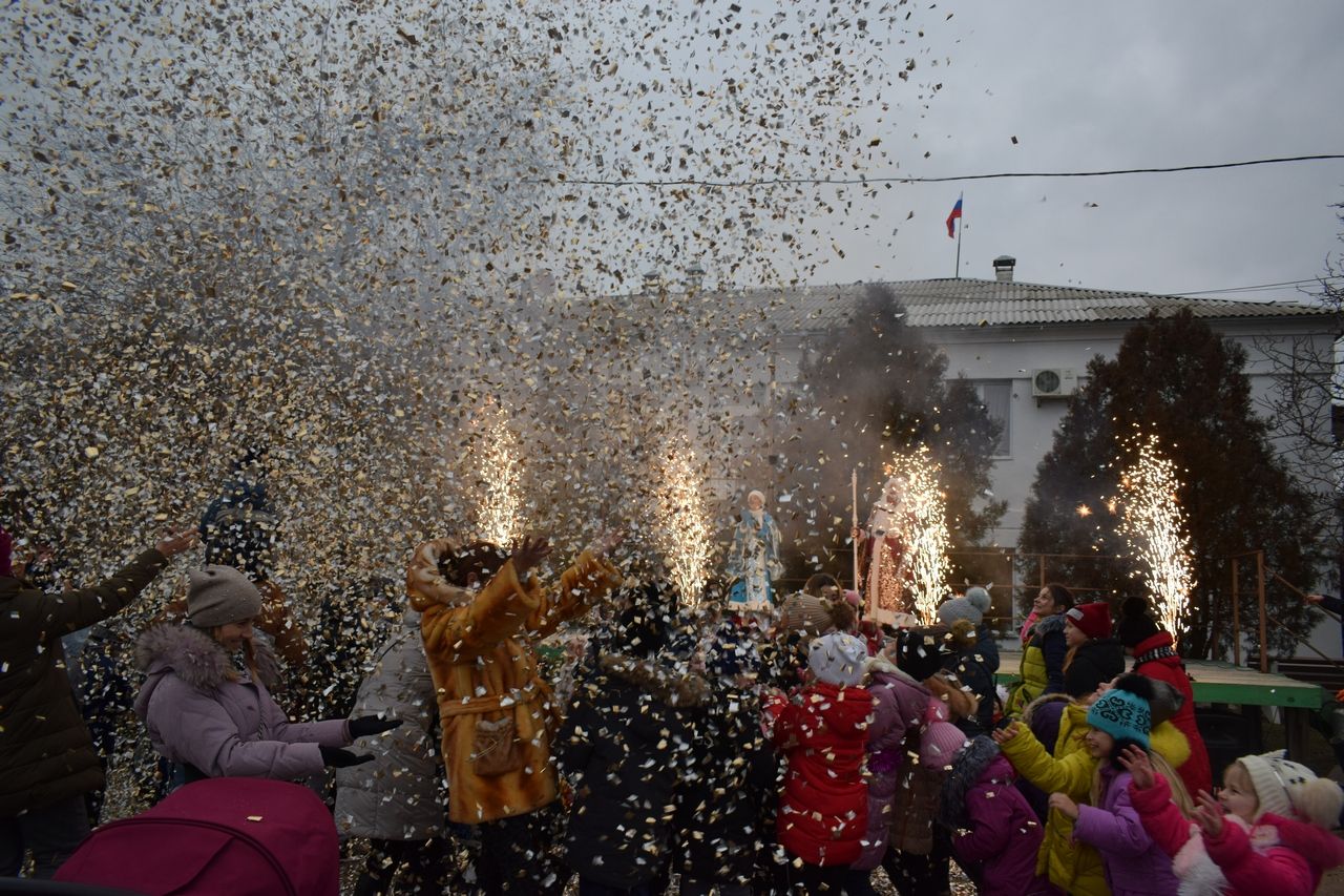 tradicionnyj novogodnij utrennik 01