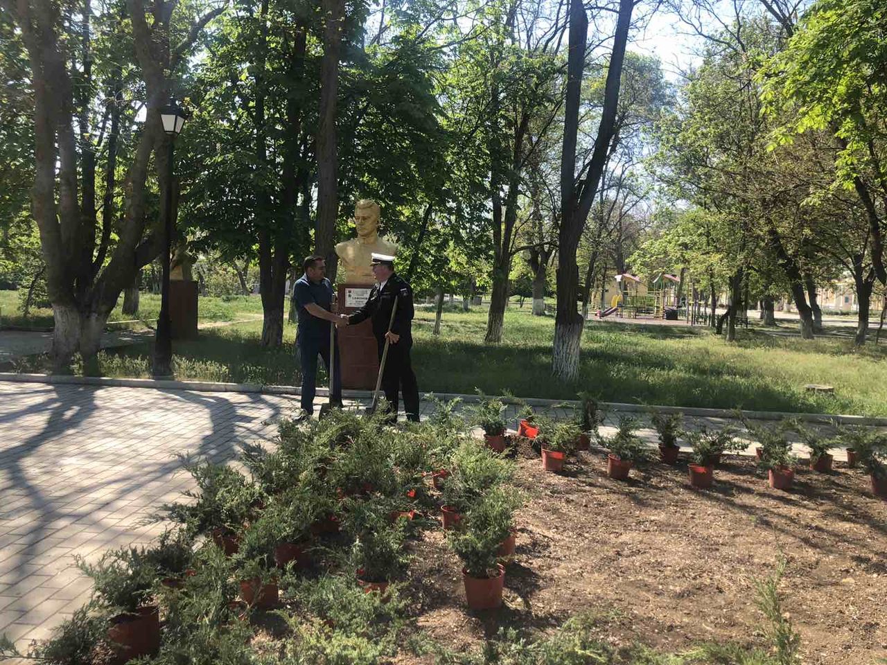 glava vmo kachinskogo mo prinyal uchastie v mezhdunarodnoj akcii sad pamyati 01
