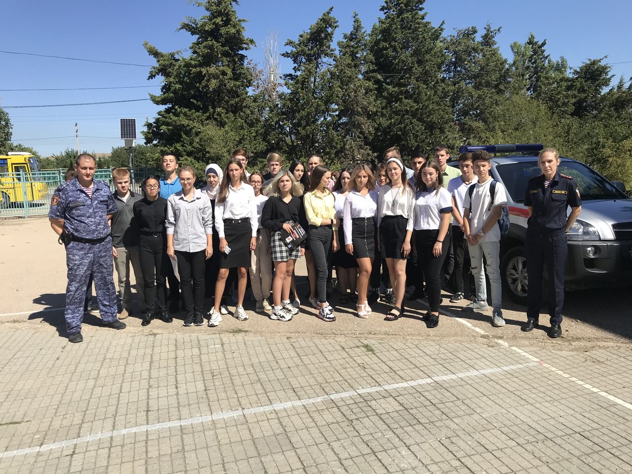 pokazatelnyj urok lekciya v shkolah s glavnym upravleniem rosgvardii po respublike krym i gorodu sevastopolju. 01