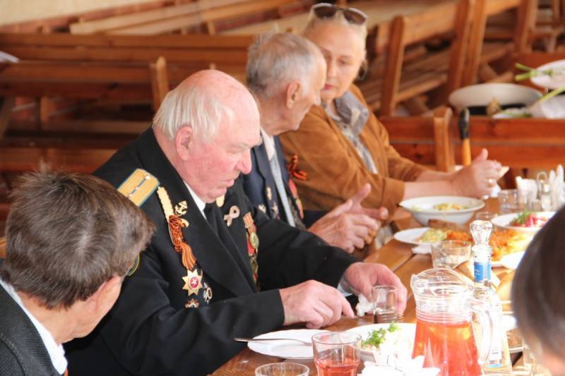 torzhestvennyy_koncert_dlya_veteranov_v_dofe_07_05_2016_101_web_101