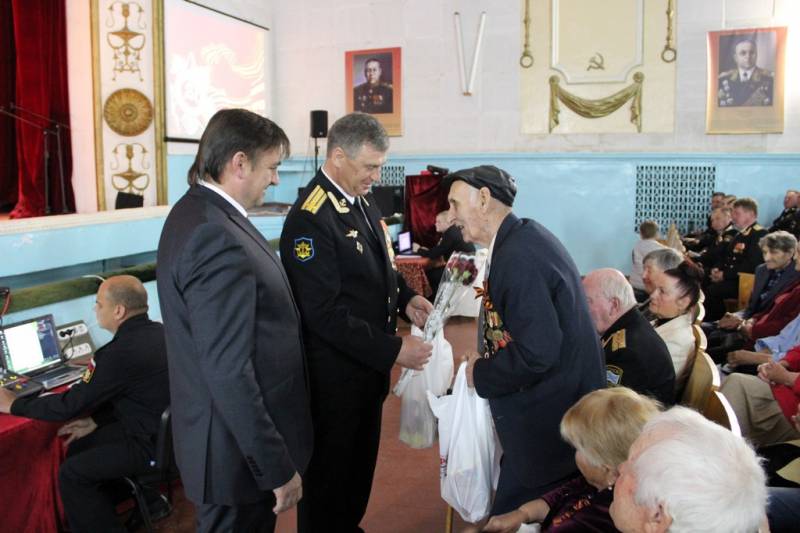 torzhestvennyy_koncert_dlya_veteranov_v_dofe_07_05_2016_21_web_21