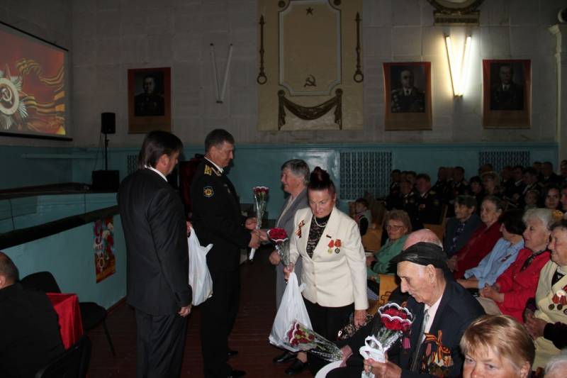 torzhestvennyy_koncert_dlya_veteranov_v_dofe_07_05_2016_22_web_22