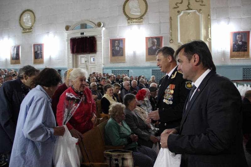 torzhestvennyy_koncert_dlya_veteranov_v_dofe_07_05_2016_24_web_24