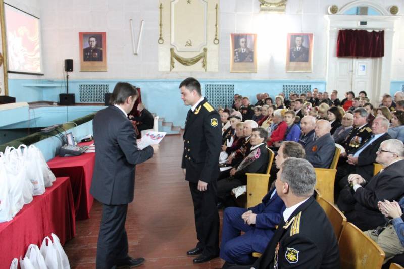 torzhestvennyy_koncert_dlya_veteranov_v_dofe_07_05_2016_33_web_33