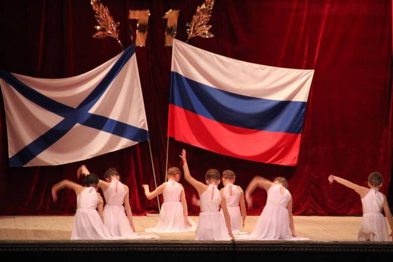 torzhestvennyy_koncert_dlya_veteranov_v_dofe_07_05_2016_77_web_77
