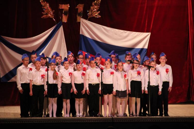 torzhestvennyy_koncert_dlya_veteranov_v_dofe_07_05_2016_85_web_85