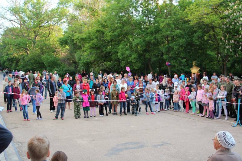 massovoe_gulyanie_polevaya_kuhnya_09_05_2016_29_web_29