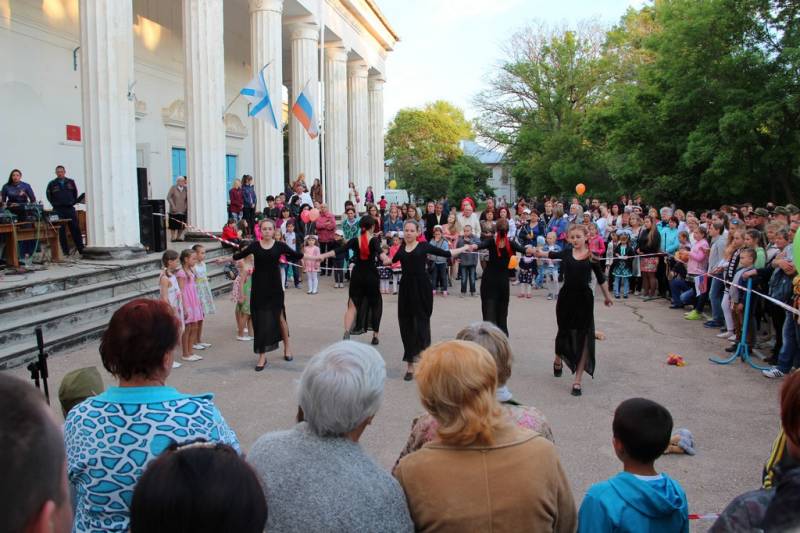 massovoe_gulyanie_polevaya_kuhnya_09_05_2016_37_web_37