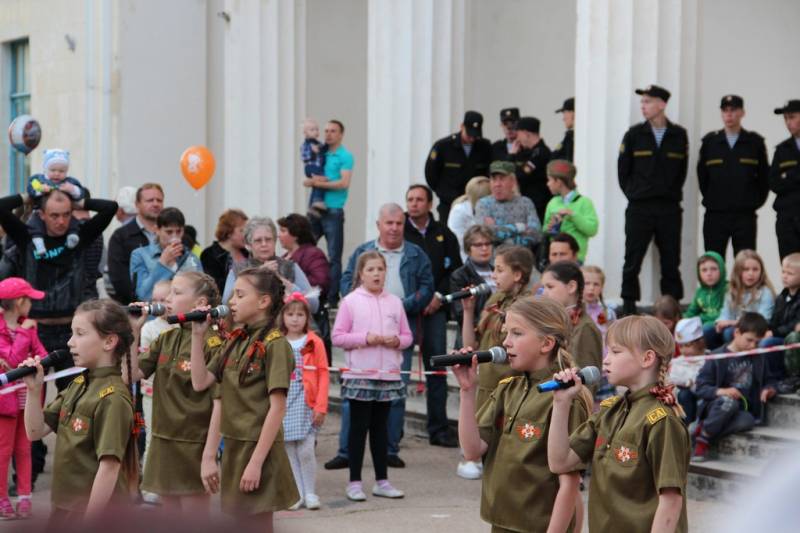 massovoe_gulyanie_polevaya_kuhnya_09_05_2016_43_web_43