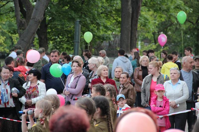 massovoe_gulyanie_polevaya_kuhnya_09_05_2016_44_web_44